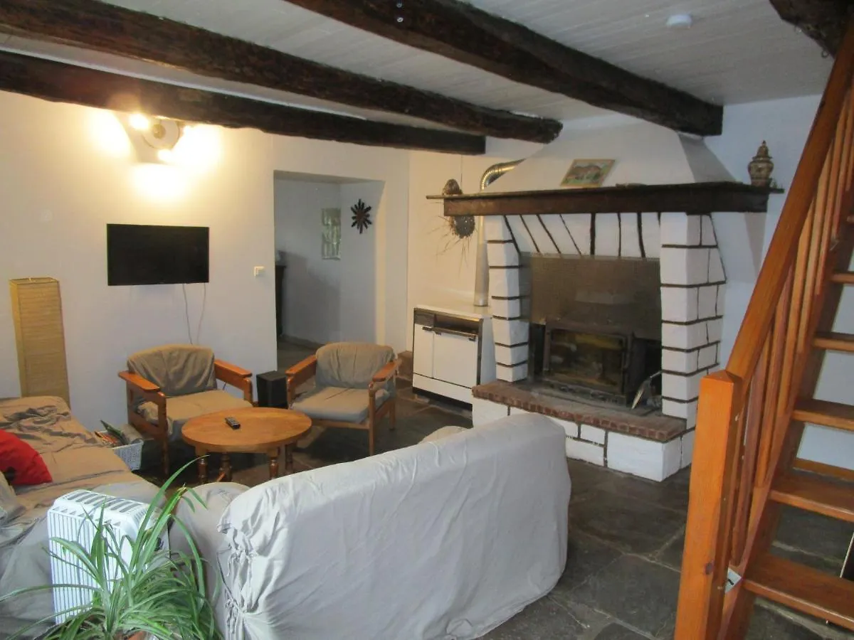 Grand Gite A La Ferme Les Costes-Gozon 0*,